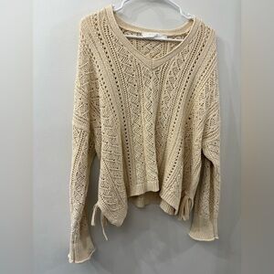 Astr the label Women's V-Neck Sweater in Cream -medium- 100% cotton- bow detail